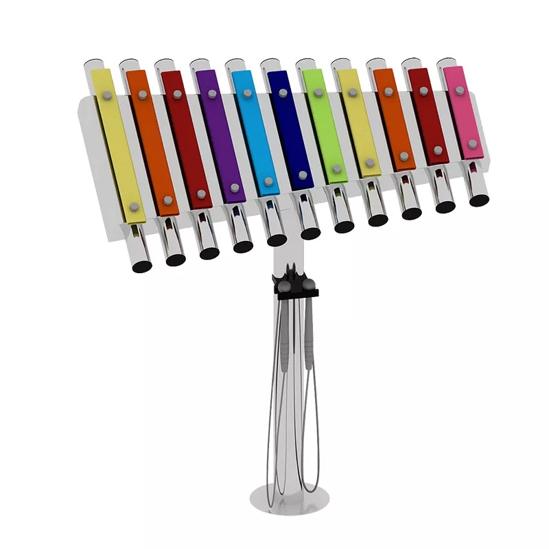 Zabawa sensoryczna na instrumentach muzycznych na świeżym powietrzu